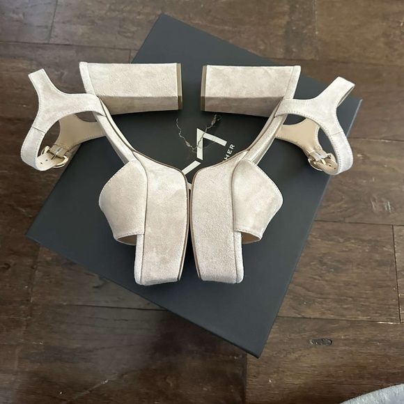 Marc Fisher LTD-Women's Cinthia Platform sandals size 8.5-light beige suede—NWT - Picture 1 of 16